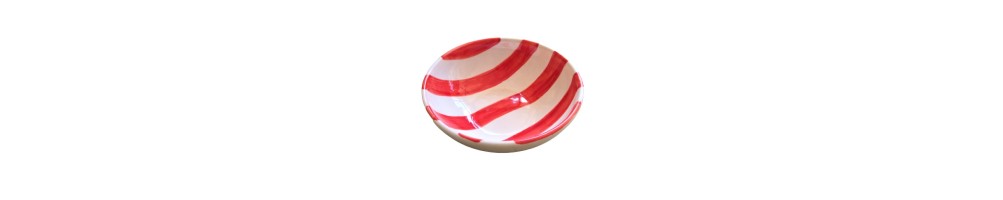 Ceramic bowls with stripes and splashes in different colors